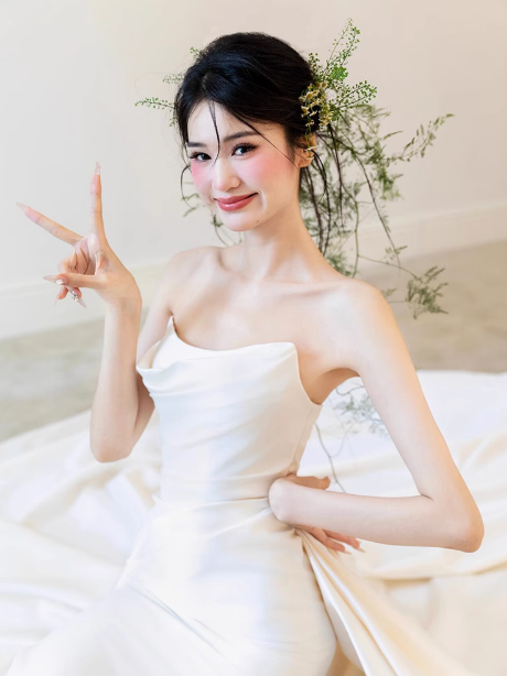 Romantic Bridal Gown Mermaid Strapless Satin Wedding Dresses Minimalist Bridal Gowns DP1666