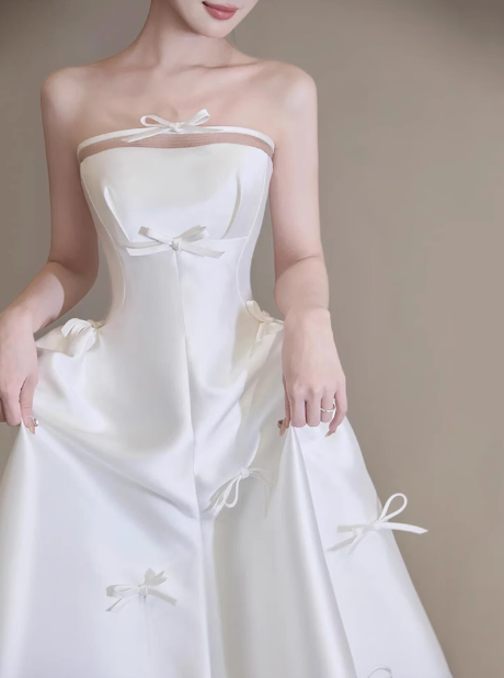 Ethereal Wedding Dress Ball Gown Strapless White Satin Wedding Dresses Bridal Gowns DP1671