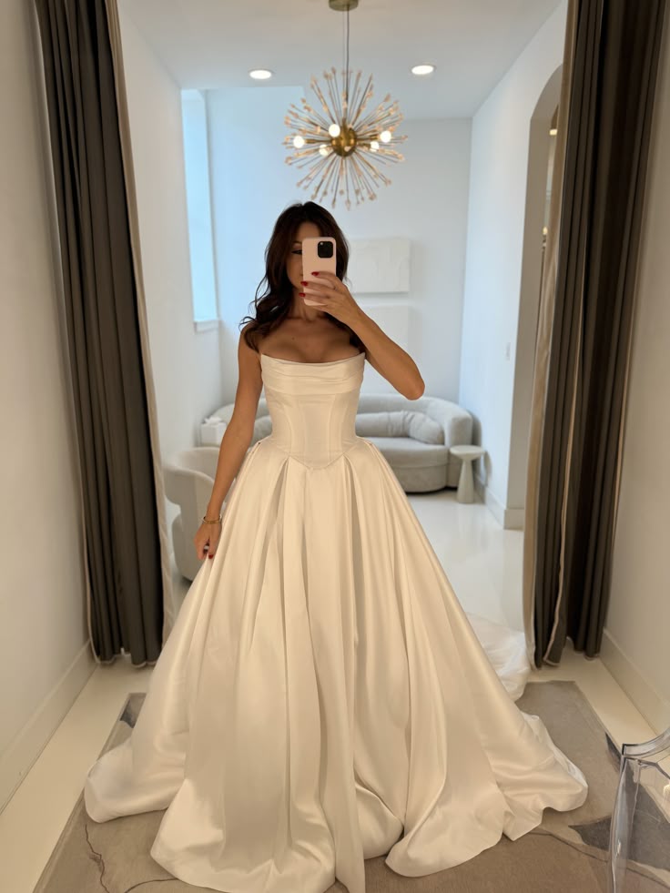 Simple Wedding Dress Ball Gown Strapless Satin White Long Wedding Dresses Bridal Gowns DP1833