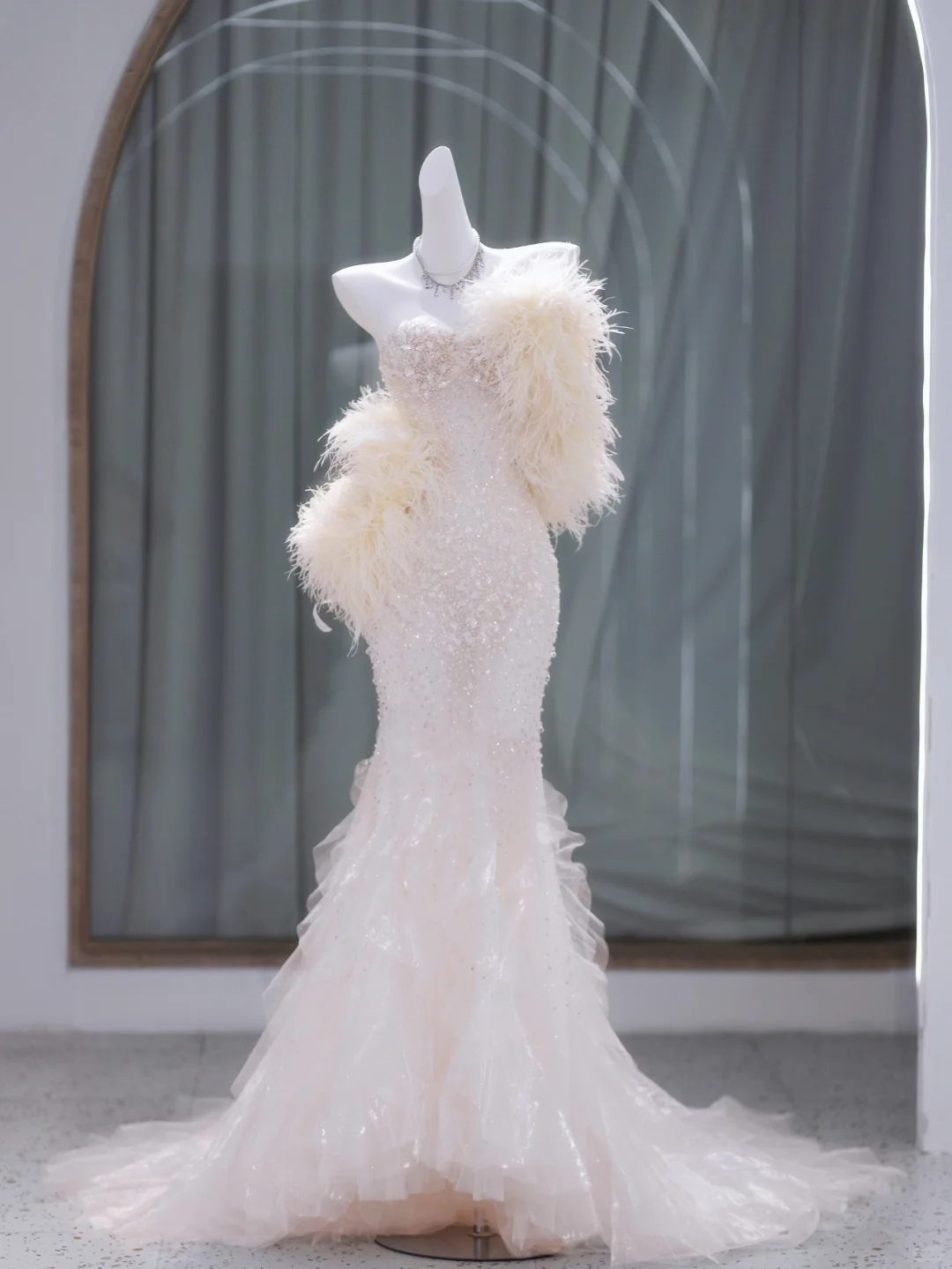 Pretty Wedding Dress Mermaid Sweetheart White Sequin Long Wedding Dresses Bridal Gowns DP1847