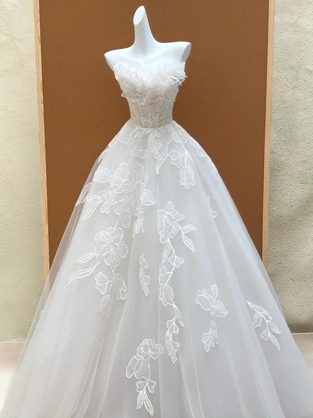 Modest Wedding Dress Ball Gown Strapless Lace Long White Wedding Dresses Brides Dress Bridal Gowns DP2005