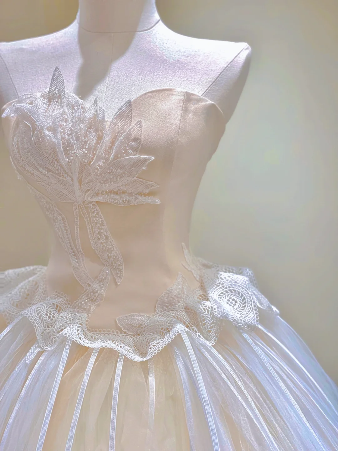 Timeless Ball Gown Sweetheart Tulle Long White Wedding Dresses Brides Dress DP326