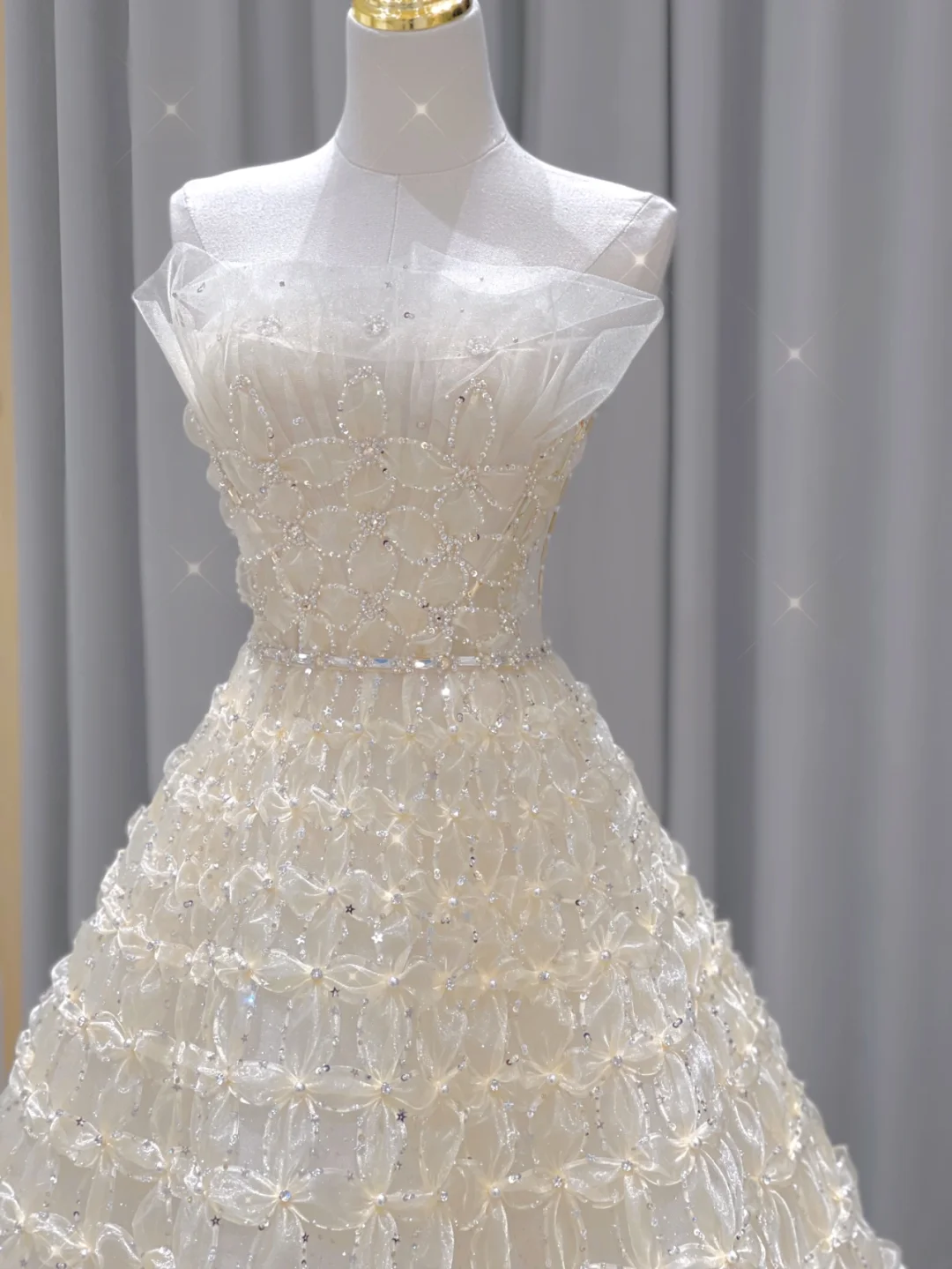 Timeless Ball Gown Strapless Long Wedding Dresses Brides Dress DP340