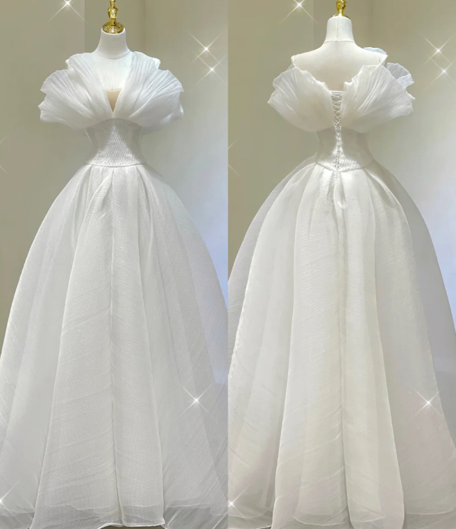 Timeless Ball Gown Strapless Long Tulle White Sweep Train Wedding Dresses Brides Dress DP412