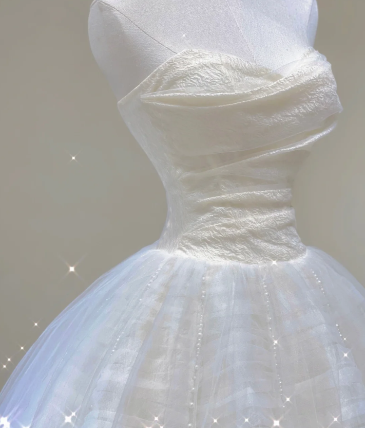 Unique Ball Gown Sweetheart Satin Wedding Dresses White Brides Dress DP440