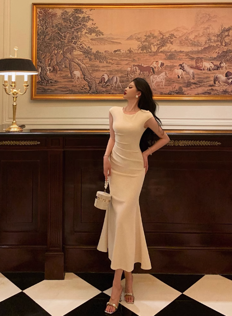 Elegant Mermaid Scoop Ivory 18th Birthday Dress Party Gown Birthday Outfits Birthday Dress Ideas For Women DP583