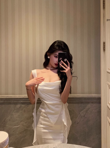 Classy Mermaid White Square Neck Long 18th Birthday Dress Party Gown 21st Birthday Outfits Birthday Dress Ideas For Women DP605