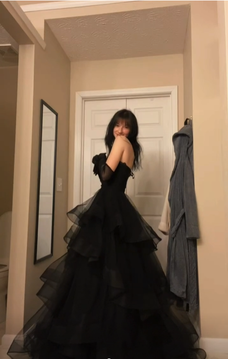 Princess A Line Sweetheart Neck Black Tiered Tulle Long Prom Dress Evening Dress SH355