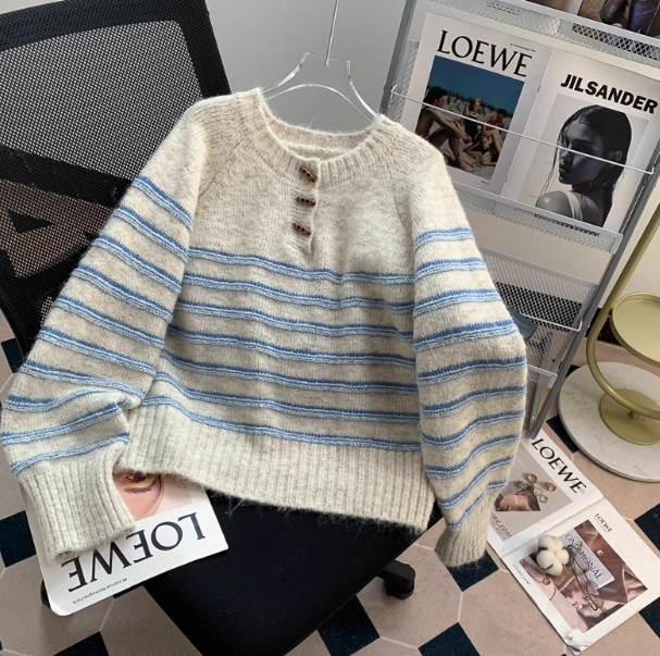 Vintage horn button striped half open collar sweater ED01018