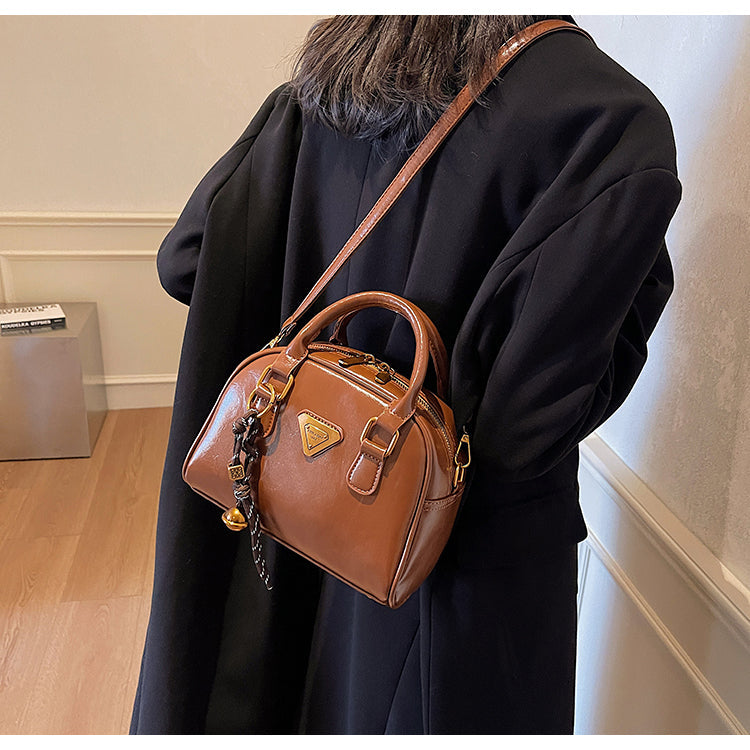 Simple and fashionable all-match handbag shoulder messenger bag ED01090