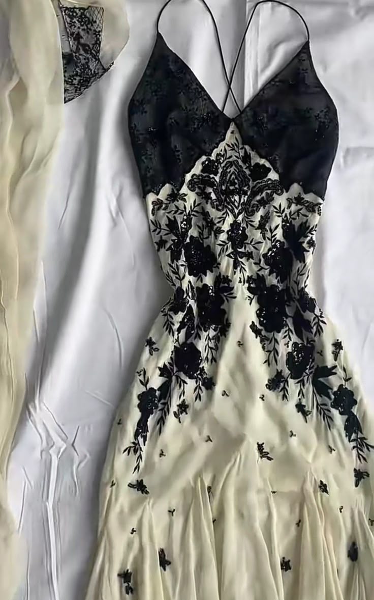 Mermaid Spaghetti Strap Chiffon Applique Long Prom Dresses Temperament Party Dresses ED01723