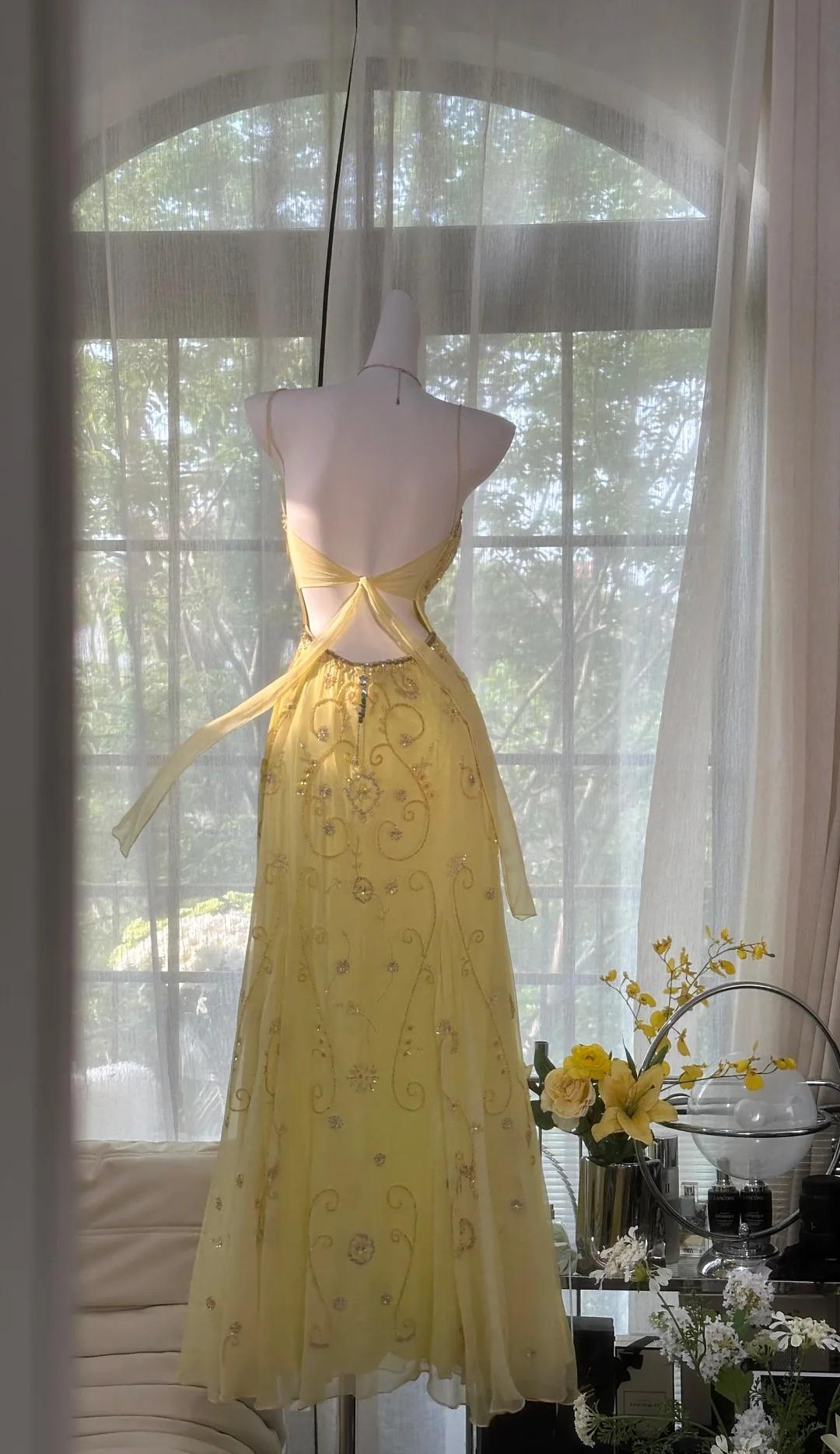 Gorgeous Butter Yellow Spaghetti Straps A-line Tulle Beaded Long Prom Dresses Backless Evening GownsED02094
