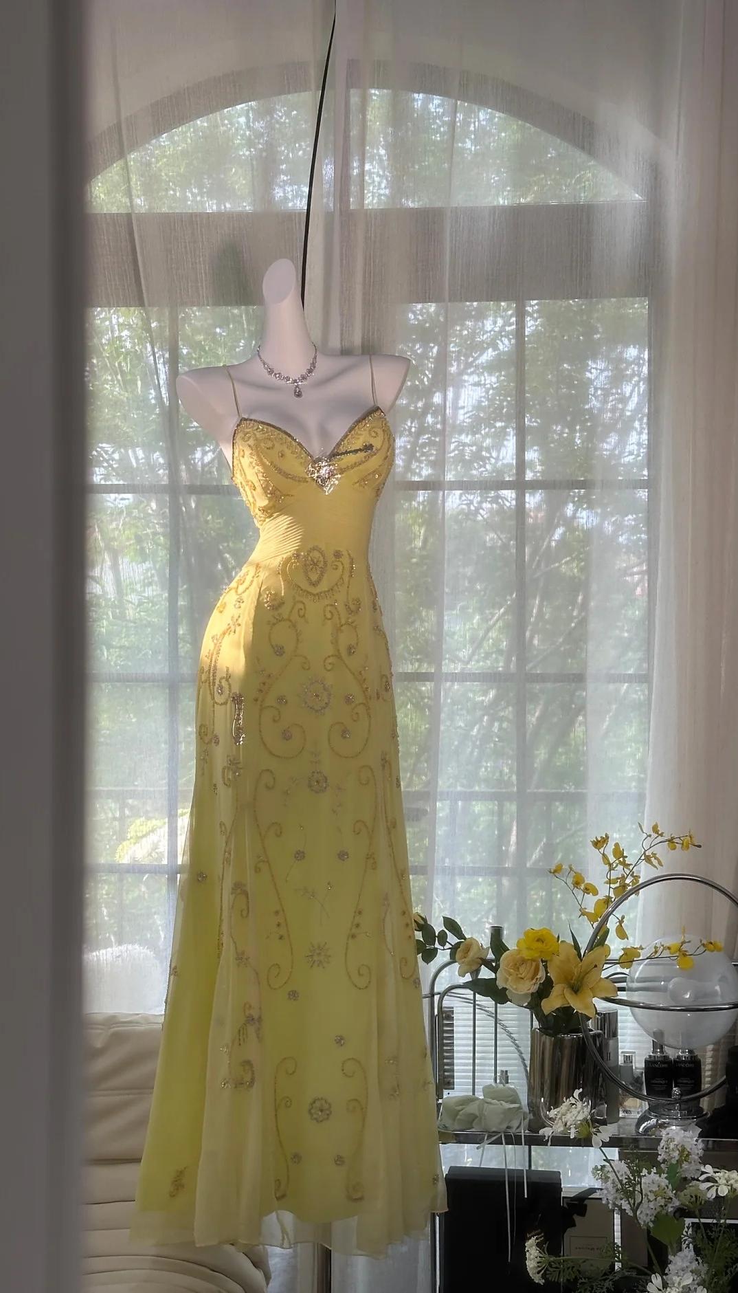 Gorgeous Butter Yellow Spaghetti Straps A-line Tulle Beaded Long Prom Dresses Backless Evening GownsED02094