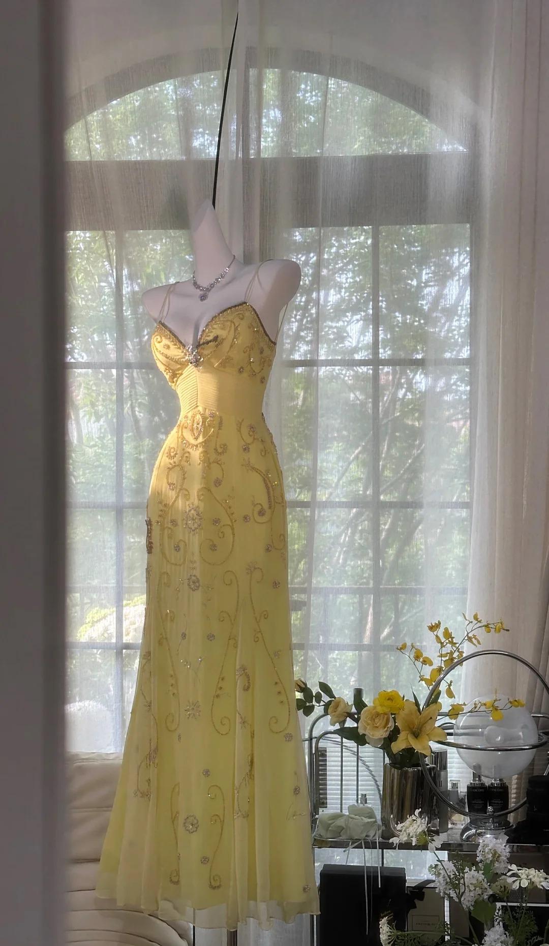 Gorgeous Butter Yellow Spaghetti Straps A-line Tulle Beaded Long Prom Dresses Backless Evening GownsED02094