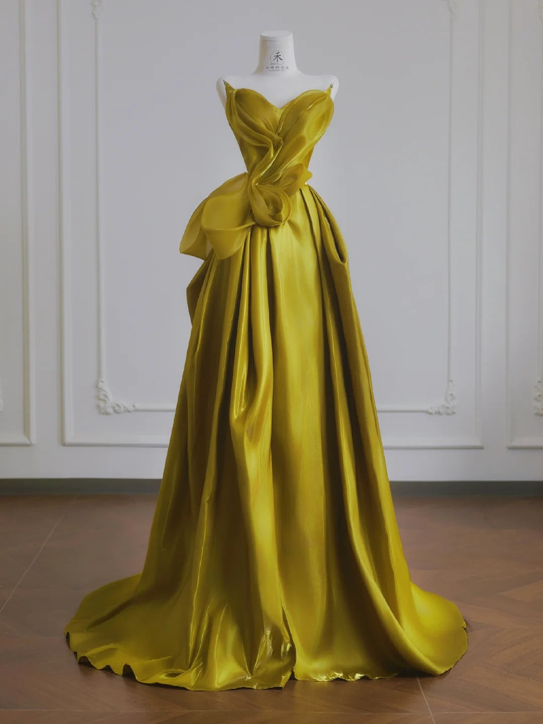 Chic Yellow Satin Sweetheart Neck A-Line Wedding Dress Gorgeous Formal Evening Gowns ED02189