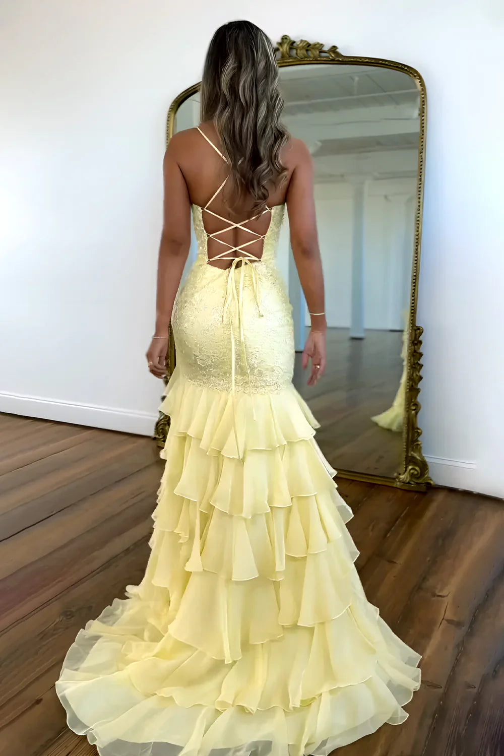 Stunning Lilac Mermaid Spaghetti Straps Silt Prom Dress Backless Lace Applique Evening Dress with Ruffles ED02271