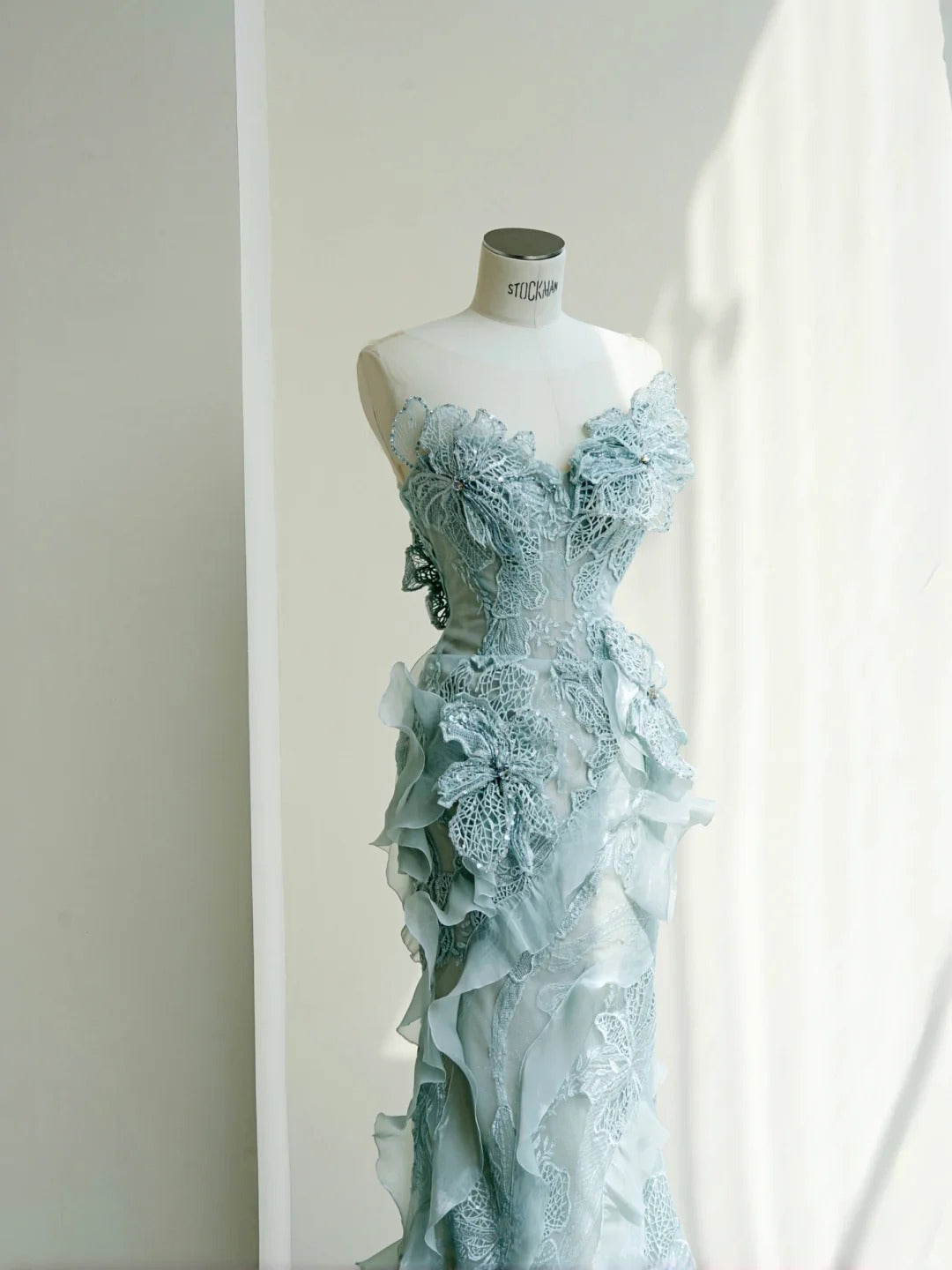 Sweetheart Neck Mermaid Tulle Sequins Elegant Long Prom Dresses Exquisite Embroidery Applique Train Wedding Dress  ED02301