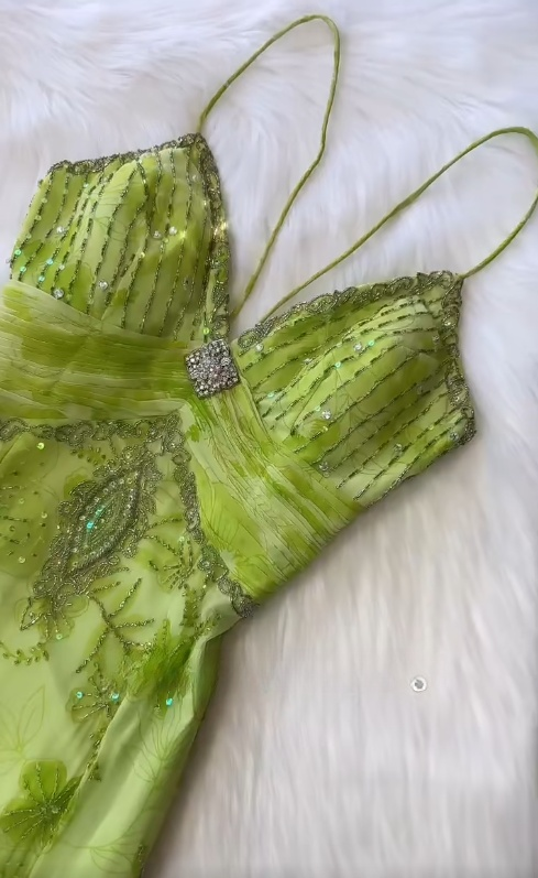 Gorgeous Bud Green V-neck Satin Beaded Applique Sheath Prom Dresses Vintage Backless Evening Gowns ED02402