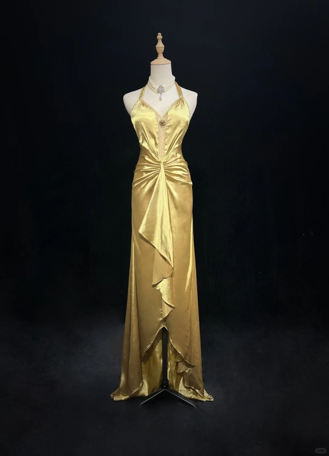 Elegant Yellow Halter Sheath Satin Long Prom Dresses Vintage Formal Evening Gowns ED02568