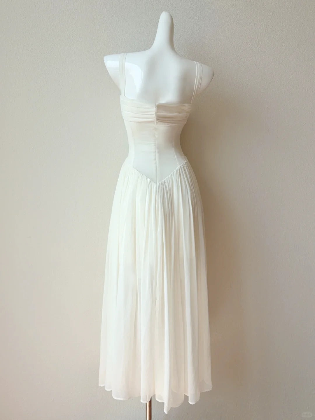 Gentle White Spaghetti Straps A-Line Chiffon Long Prom Dresses Sweet Evening GownsED02704