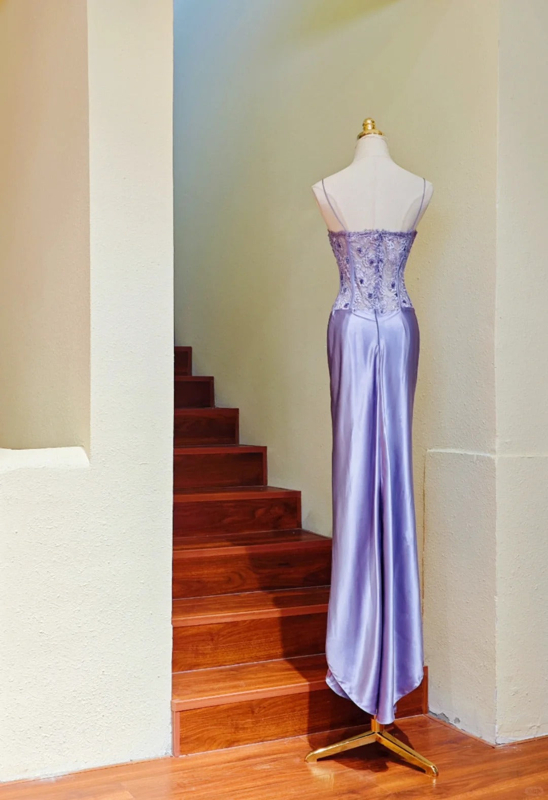 Purple Spaghetti Straps Sheath Satin Lace Appliqué Long Stunning Prom Dresses Formal Evening Gowns ED02926