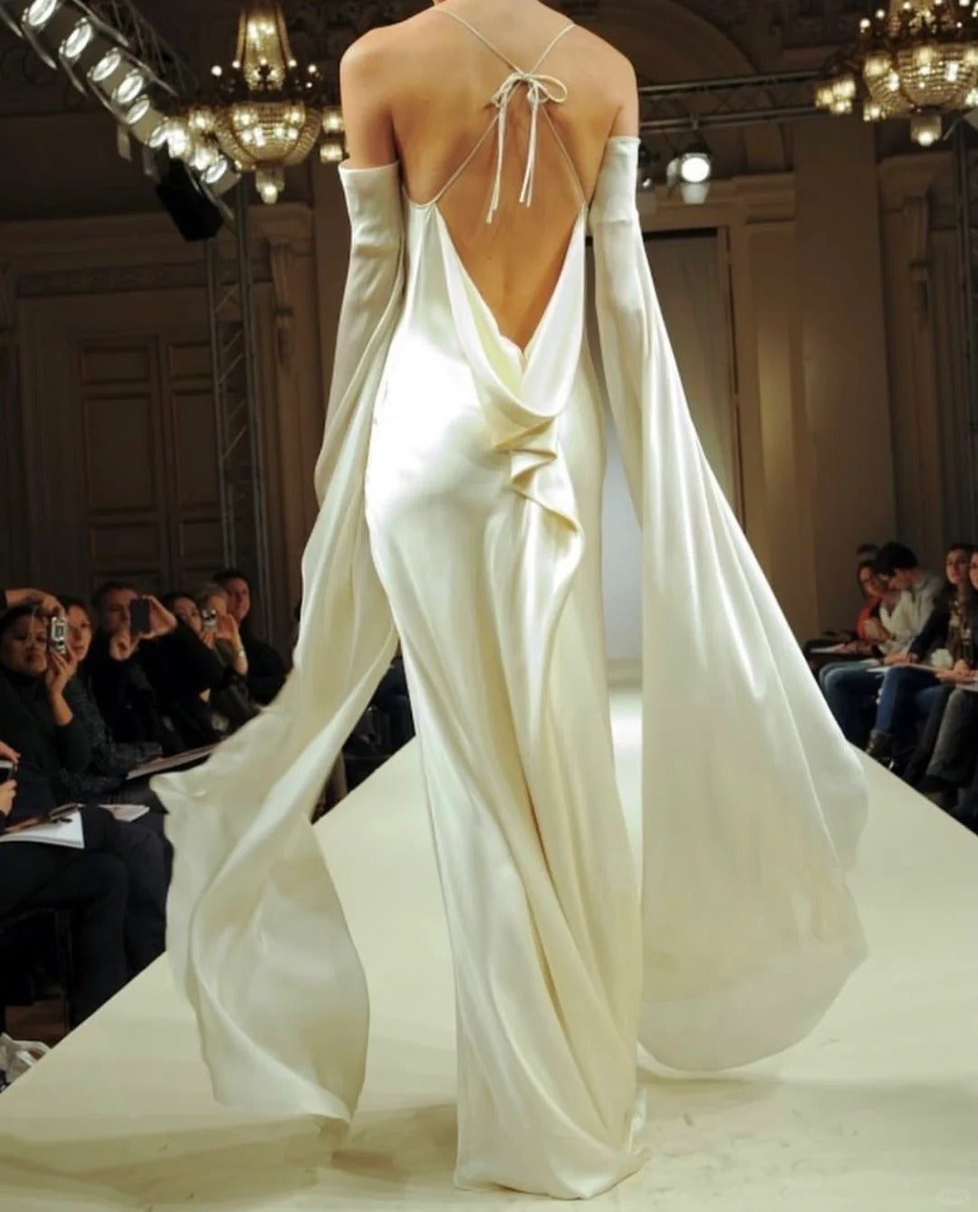 Elegant White Spaghetti Straps Sheath Satin Long Prom Dresses Formal Evening Dresses with Open Back ED03019