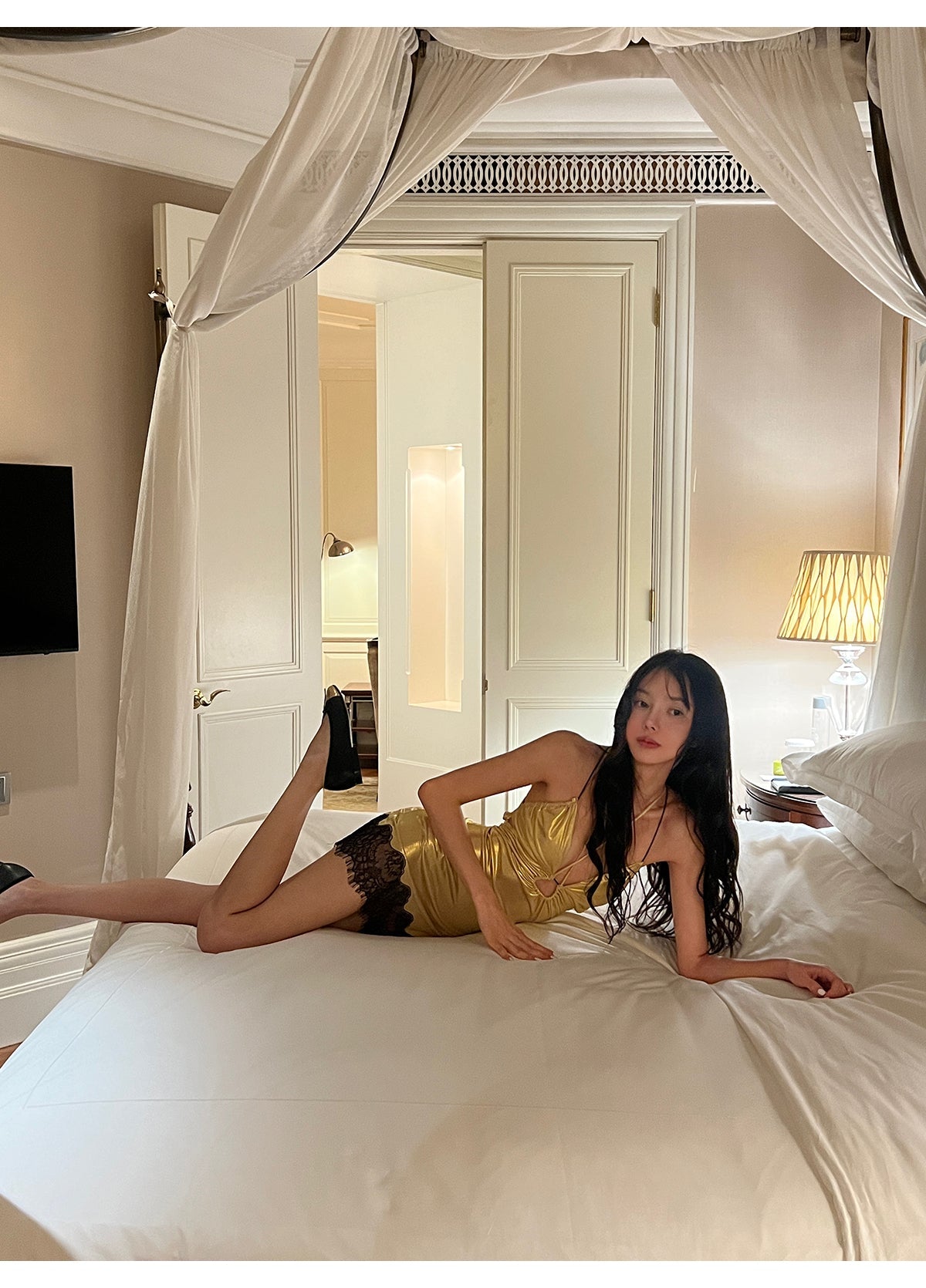 Sexy Gold Halter Neck Bodycon Satin Lace Short Outdoor Party Dress Fashion Homecoming Dress ED03226