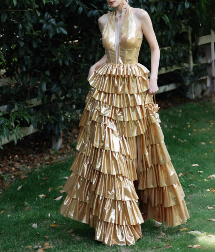 Fashion Gold A-Line Halter Long Prom Dresses Sparkly Backless Silt Graduation Dress ED03539