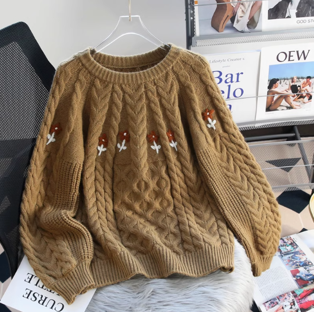 Sweet embroidered round neck white cable knot sweater ED0389