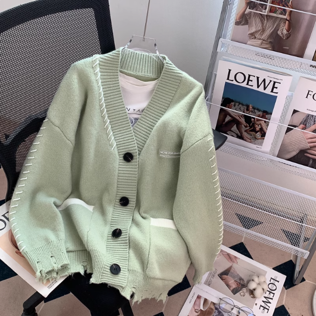 College style soft V-neck thickened cardigan sweater ED0540
