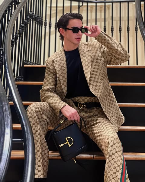 GUCCI small horsebit embellished leather bucket bag