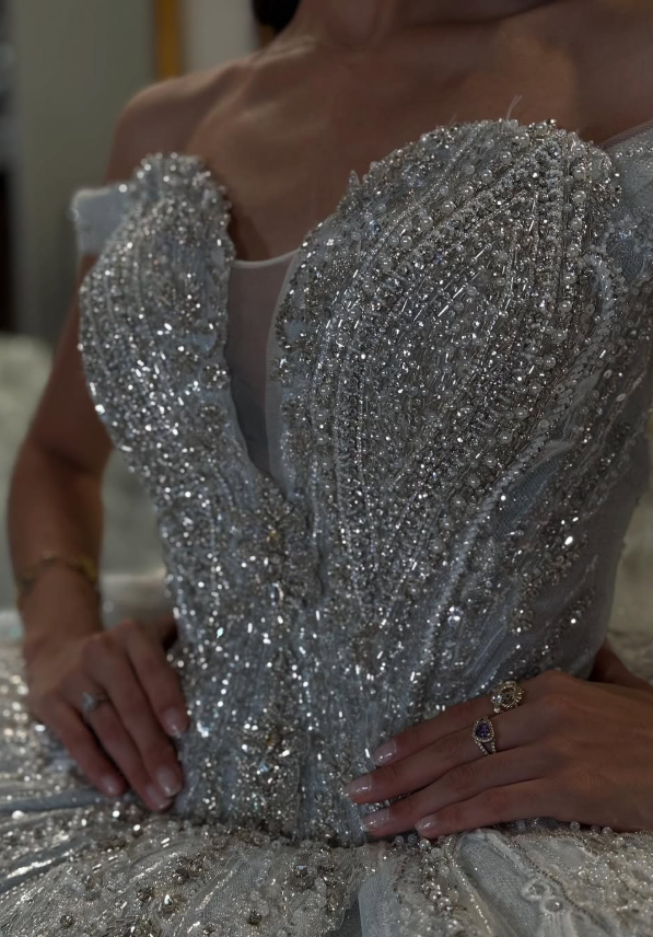 Gentle Blue Ball Gown Off the Shoulder Appliques Tulle Sweet 16 Dress Party Gowns Quinceanera Dresses SH3556