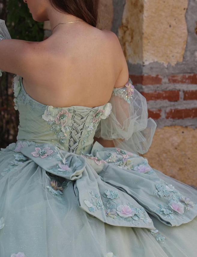 Green Ball Gown Quinceanera Dresses Off the Shoulder Floral Tulle Sweet 16 Dress Party Gowns SH3554