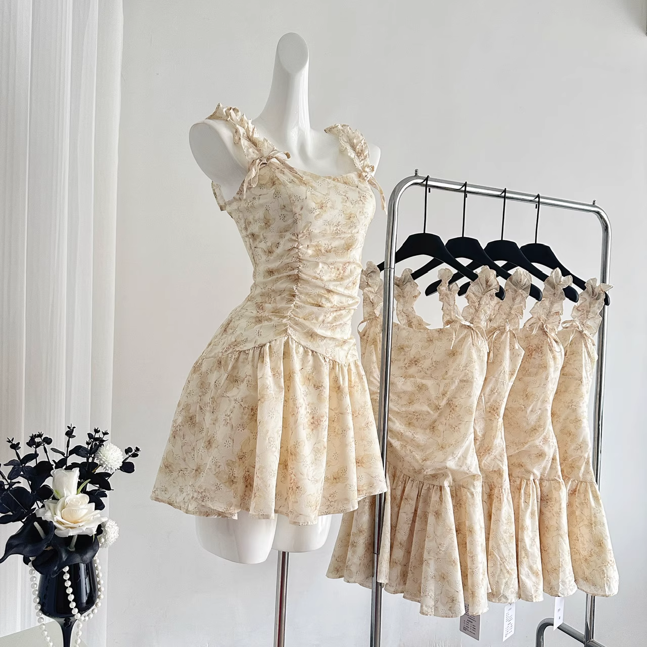 Romantic Floral Short Vacation Dress Yellow Birthday Outfits S290
