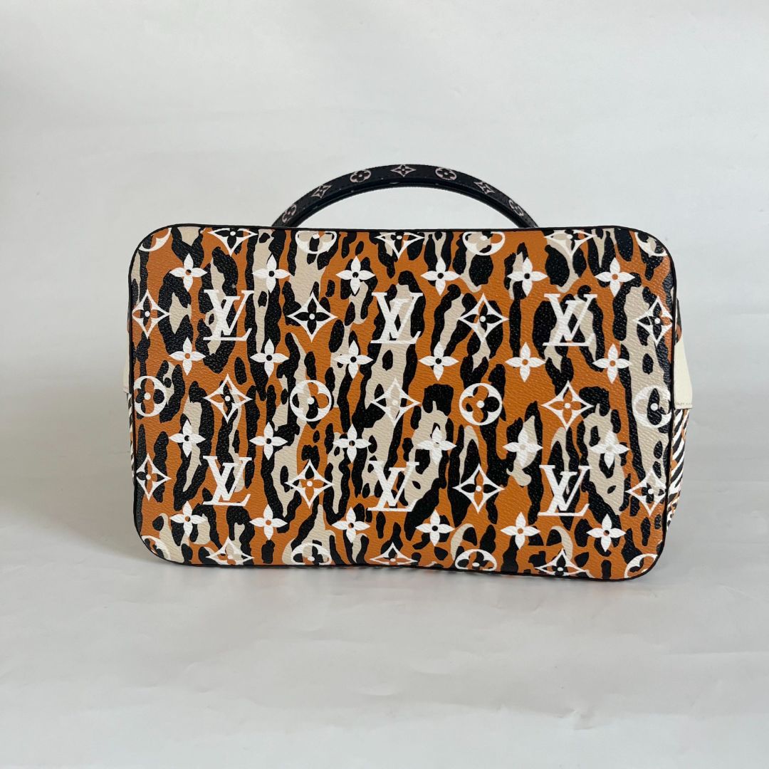 Louis Vuitton Monogram Giant Jungle NéoNoé Ivory bag