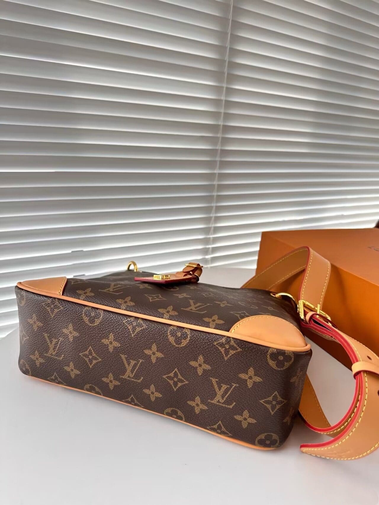Louis Vuitton M45354 Odéon PM
