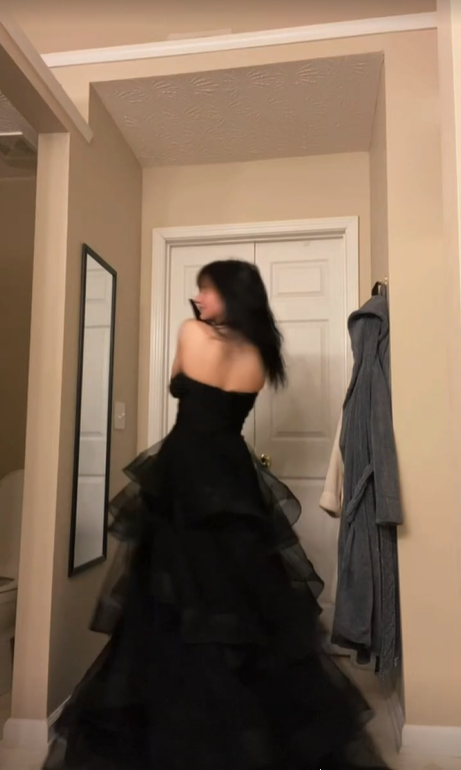 Princess A Line Sweetheart Neck Black Tiered Tulle Long Prom Dress Evening Dress SH355