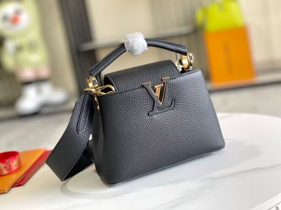 Louis Vuitton M56071 Capucines Mini