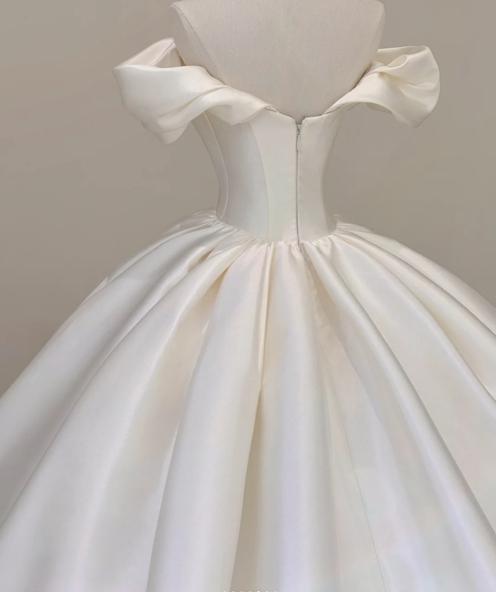Elegant Ball Gown Off The Shoulder Satin Wedding Dresses White Brides Dress P0002