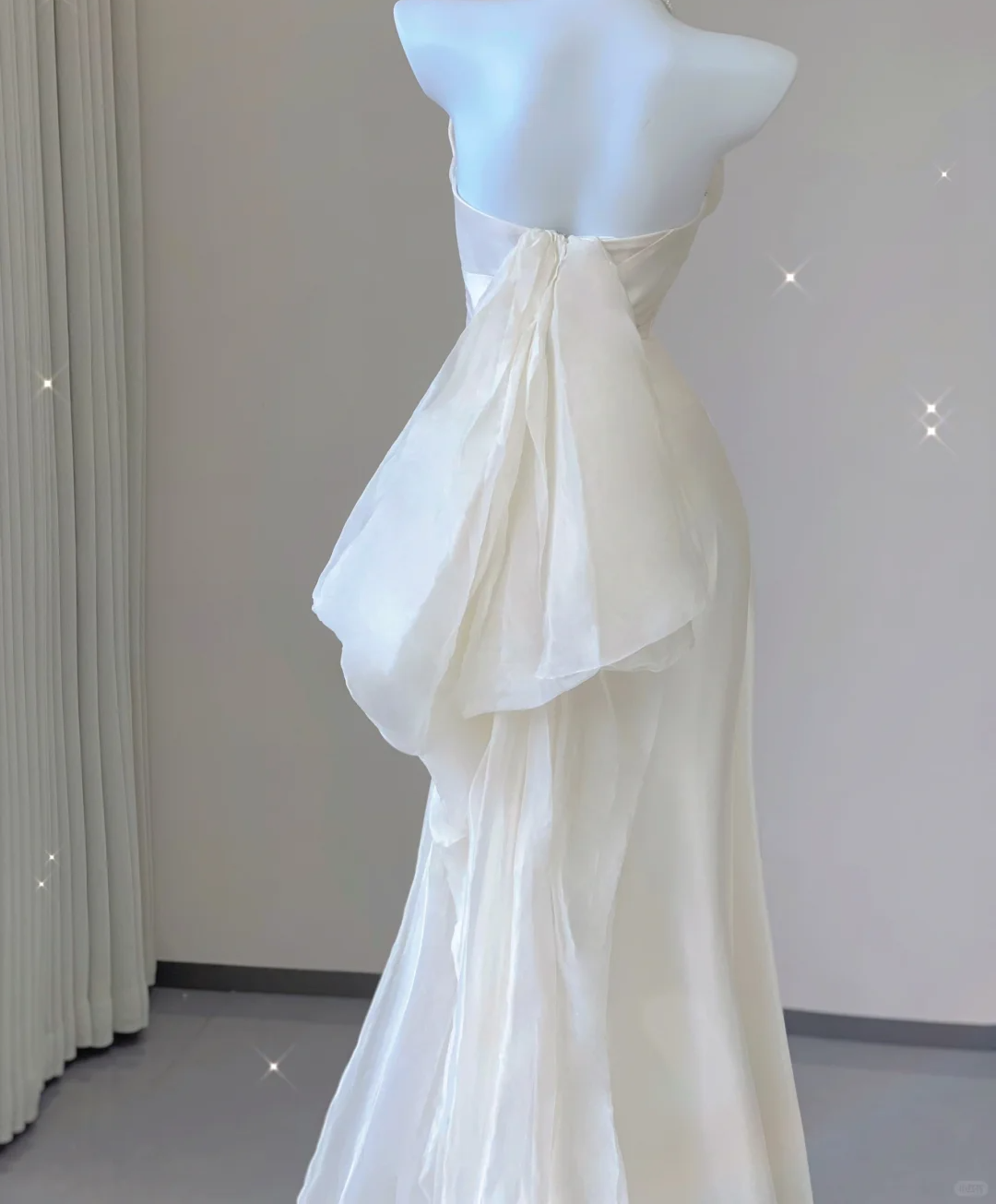 Unique Mermaid Sweetheart Ivory Satin Long Wedding Dresses Brides Dress P0030