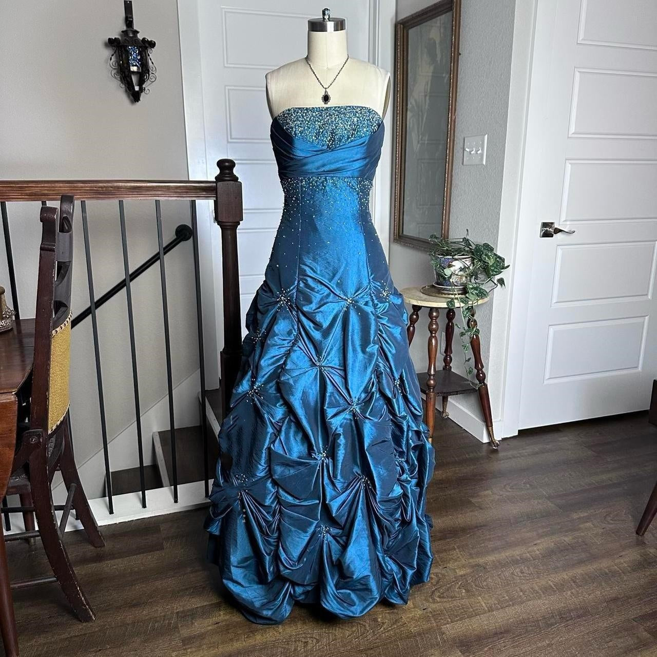 Blue Vintage Elegant Exquisite Beading Long Satin Floor Length Ball Gown Evening Gown Party Dress gh3936