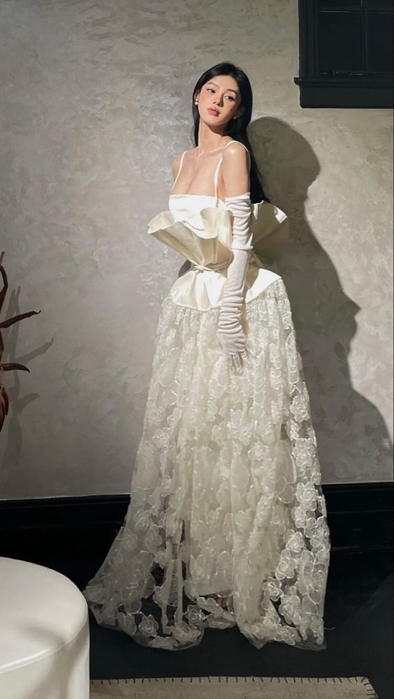 Vintage A line Sleeveless Long White Lace Wedding Dresses P1259