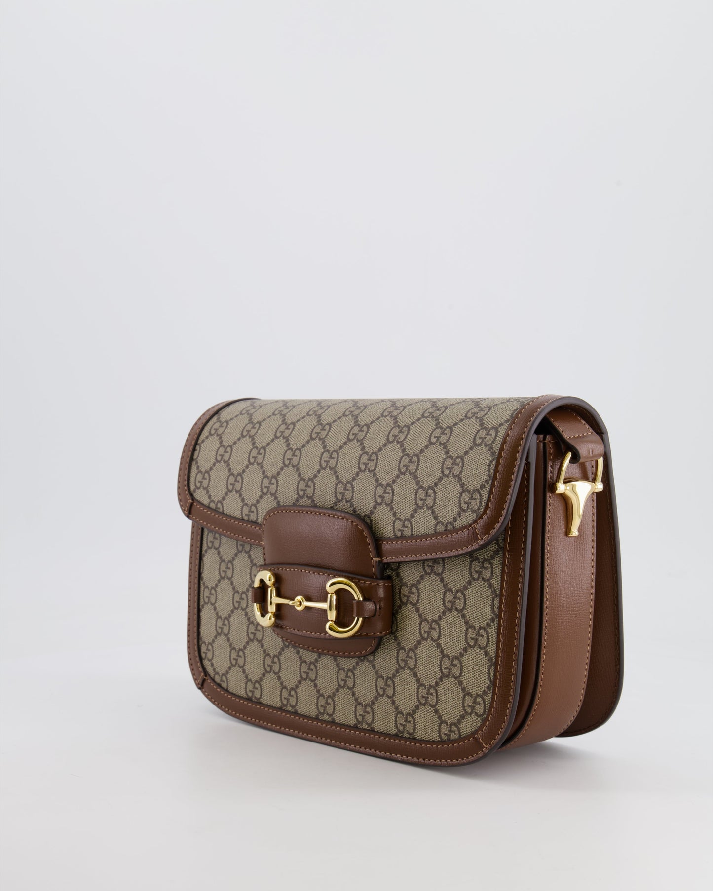 Gucci Horsebit 1955 Medium Shoulder Bag in Beige/Dark Brown GG Supreme Monogram Canvas & Brown Leather Trim with Gold Hardware RRP £2,400