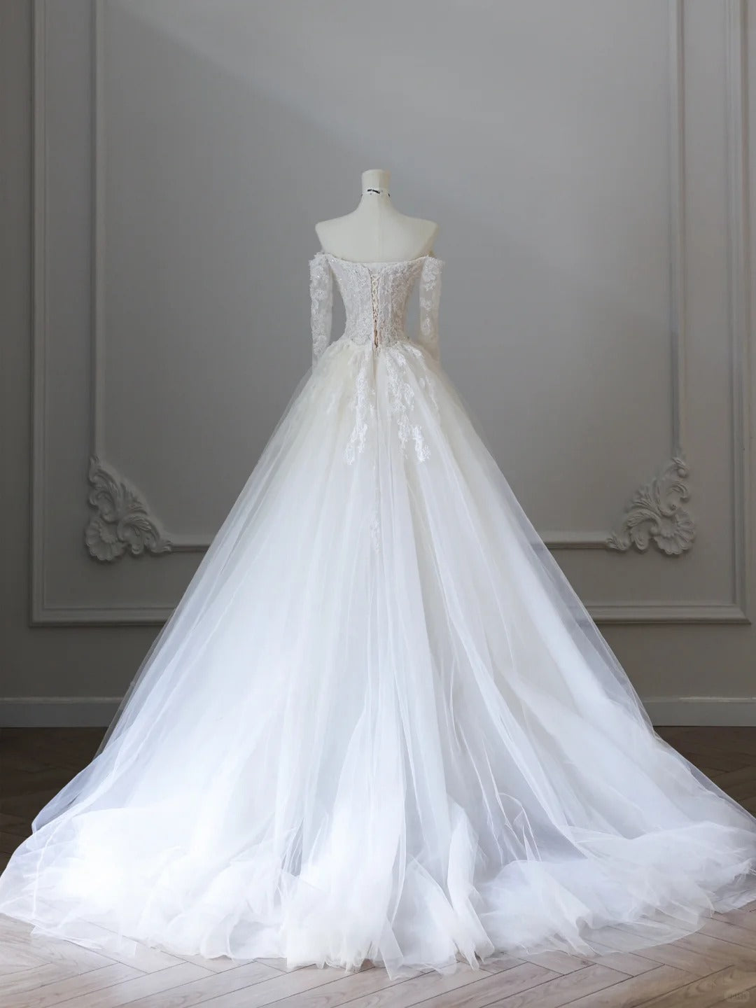 Unique White Elegant Lace Mermaid Wedding Dress P2519