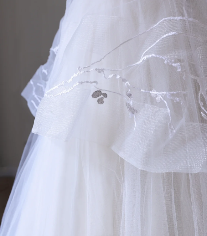 Flowing White Sleeveless Tulle Simple Wedding Dress P2557