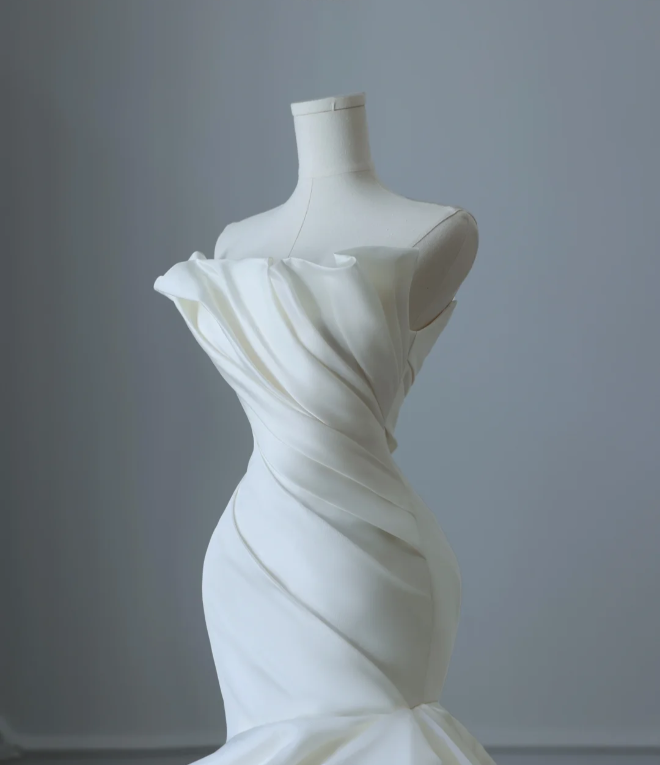 Simple High-end Mermaid Strapless Satin Wedding Dress P2560