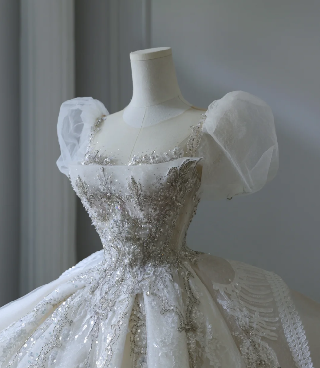 Dreamy Princess Puff Sleeve Round Neck Beaded Floor-Length Wedding Dress P2569