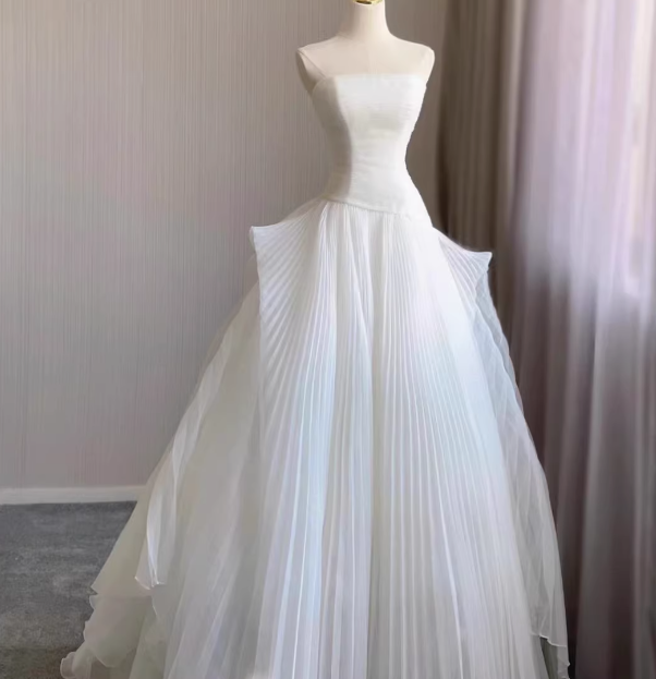 Elegant and simple tube top tulle A-line floor-length wedding dress P2720