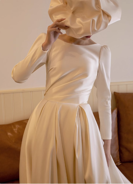 Elegant white satin long-sleeved open-back wedding dress with small train P2743