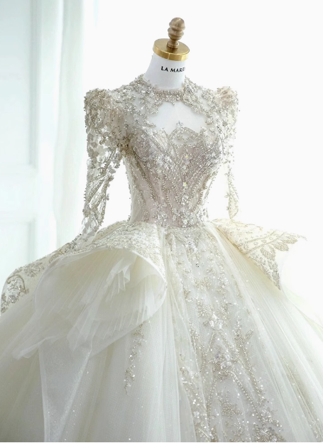 French style long sleeves palace style white heavy luxury beaded A-line floor-length wedding dress P2763
